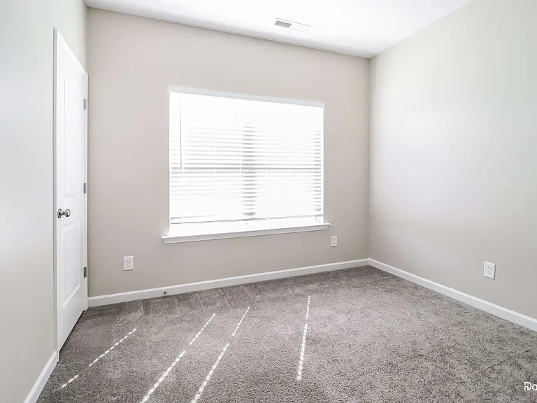2078 Springfield Dr — Photo 10