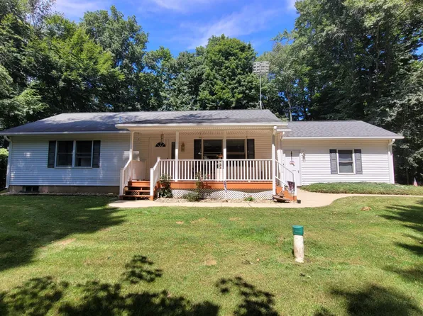 28454 Hampshire Rd, Dowagiac, MI 49047