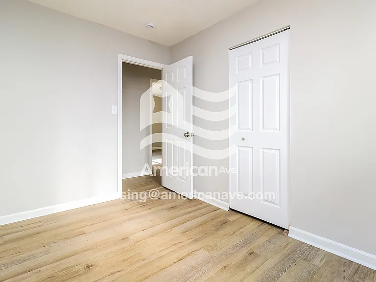 742192_010_bedroom_13886654.jpg