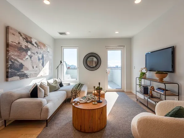 71 Bow St #502, Somerville, MA 02143