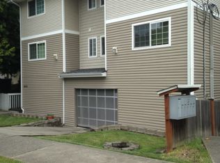 9318 Stone Ave N APT 4, Seattle, WA 98103