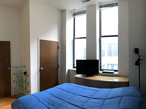 5th image of 1001-13 Chestnut St #802W