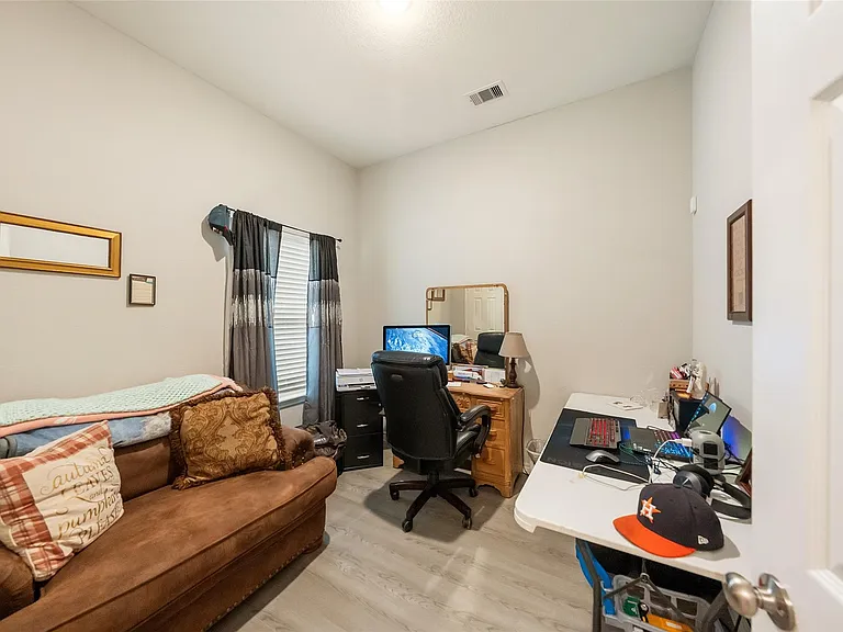 306 Helen St — Photo 12