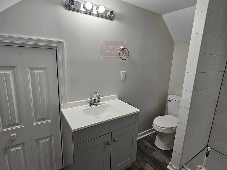 2331 Fleet Ave — Photo 10