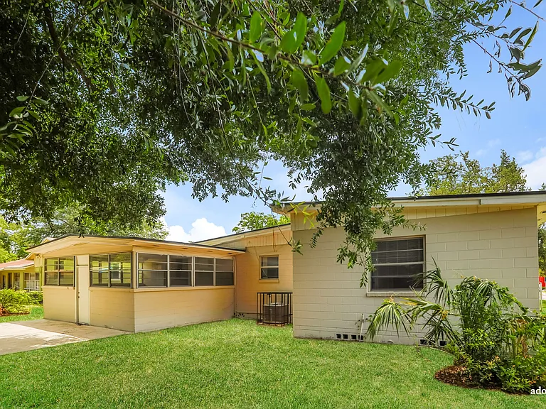 3215 Seine Dr — Photo 13