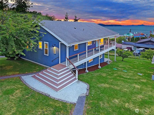 1064 Nellie Street, Camano Island, WA 98282