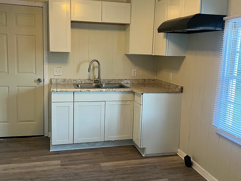 837 Pavie Ave — Photo 11