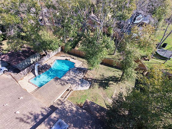 2nd image of 15509 Lakeview Dr