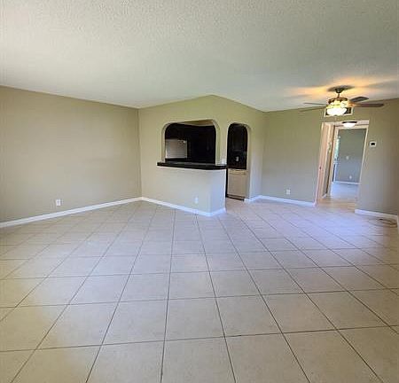 2nd image of 272 Norwich #L