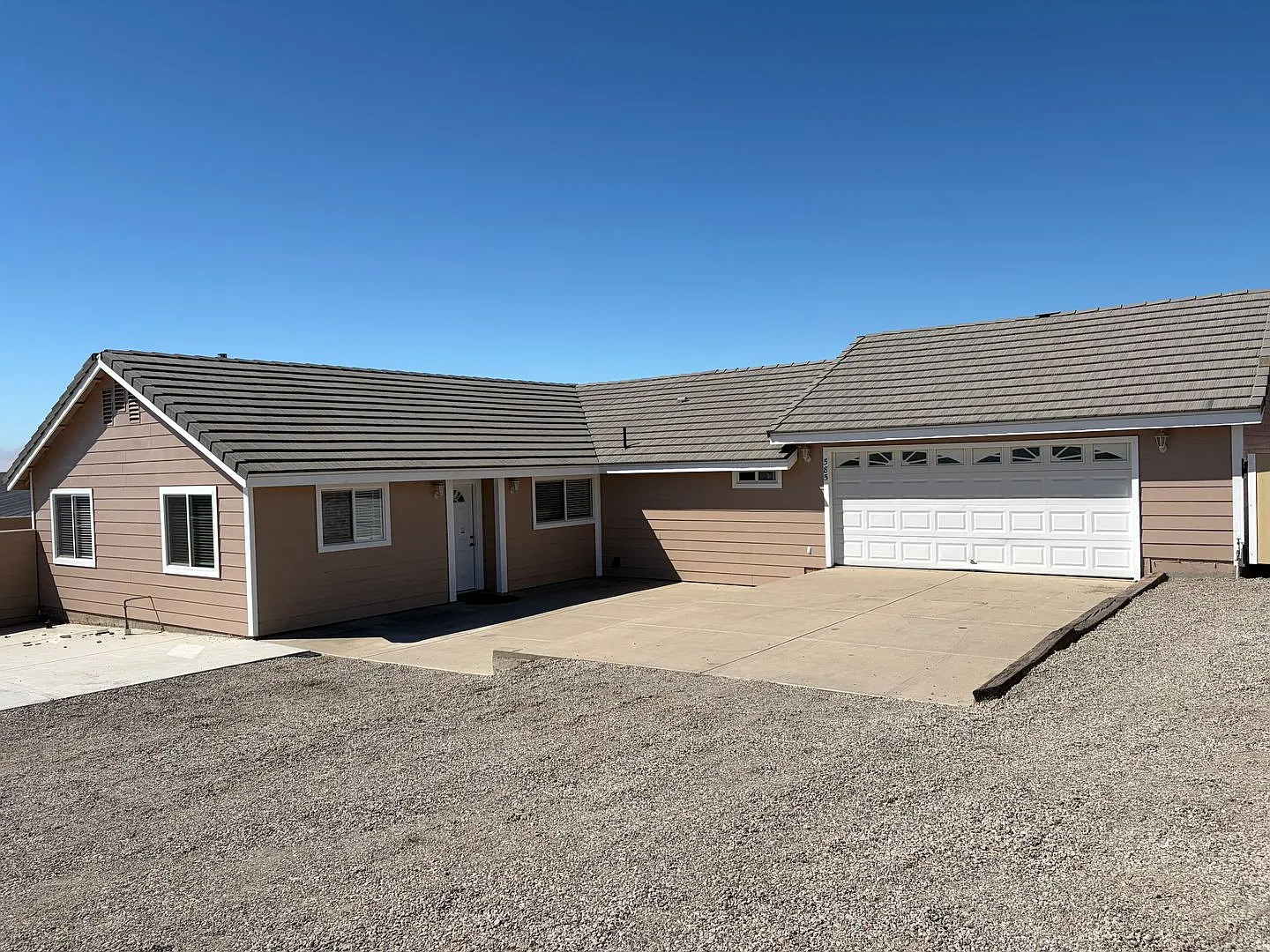 4 Bedroom, 3 Bathroom Nipomo Home — Photo 2