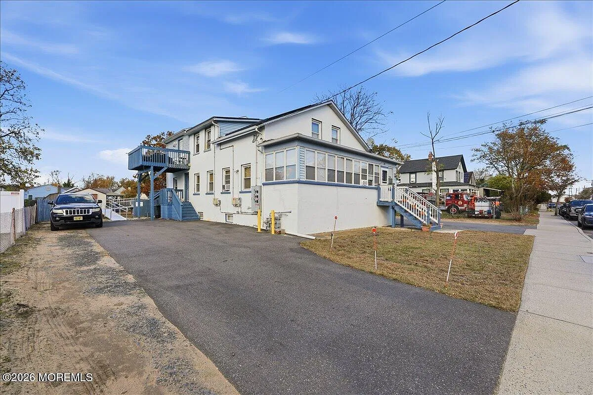 2 bed, $2,700 — Photo 2