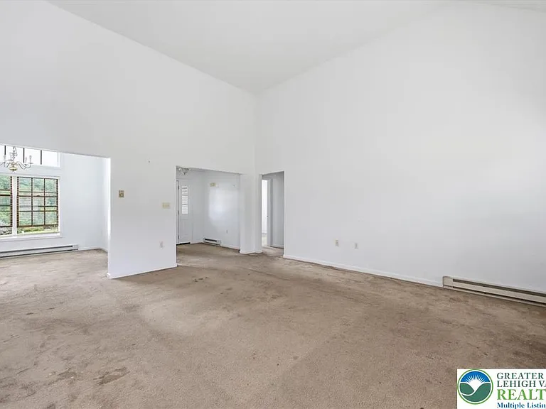 86 Northpark Dr E — Photo 16