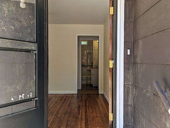 4th image of 126 Deleane Dr