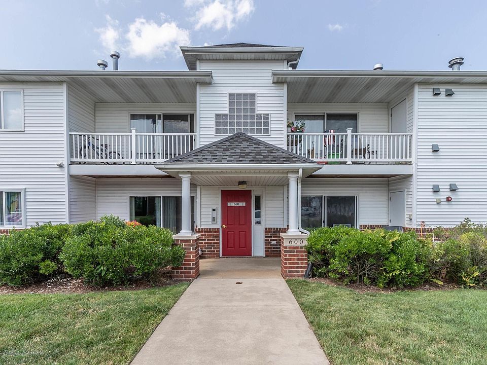 1st image of 612 Carom Cir #612