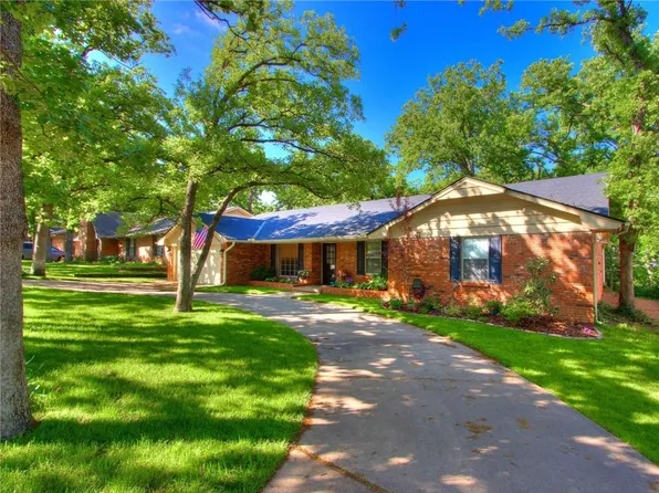 2013 Smoky Hollow Rd, Edmond, OK 73013
