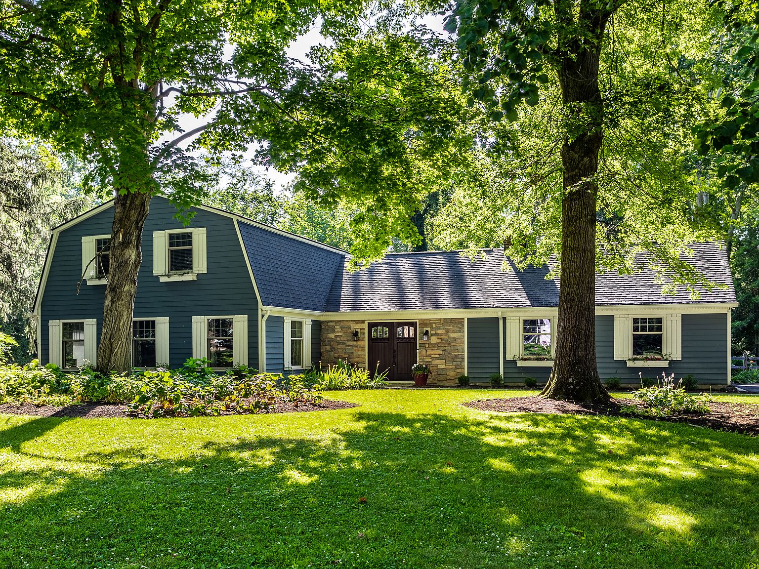 8627 Emerald Ln, Indianapolis, IN 46260 | Zillow
