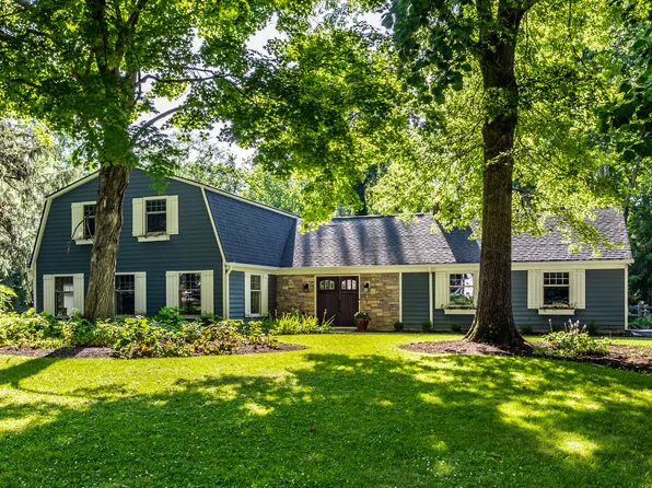 8627 Emerald Ln, Indianapolis, IN 46260