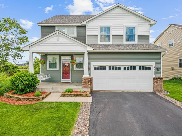 4689 Heritage Pkwy N, Hugo, MN 55038