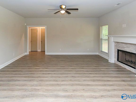 4th image of 1051 Sandy Springs Rd NW