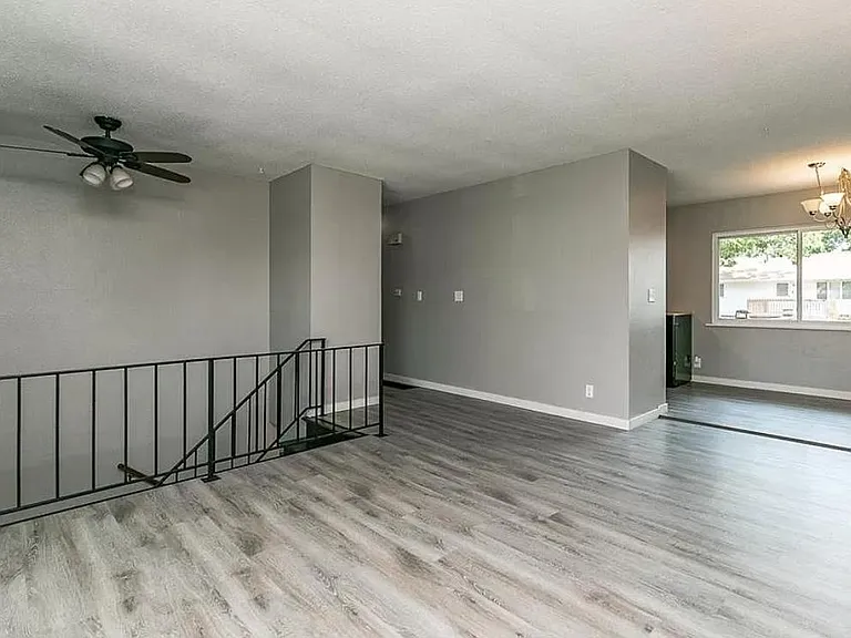 6812 Inwood Ln NE — Photo 4
