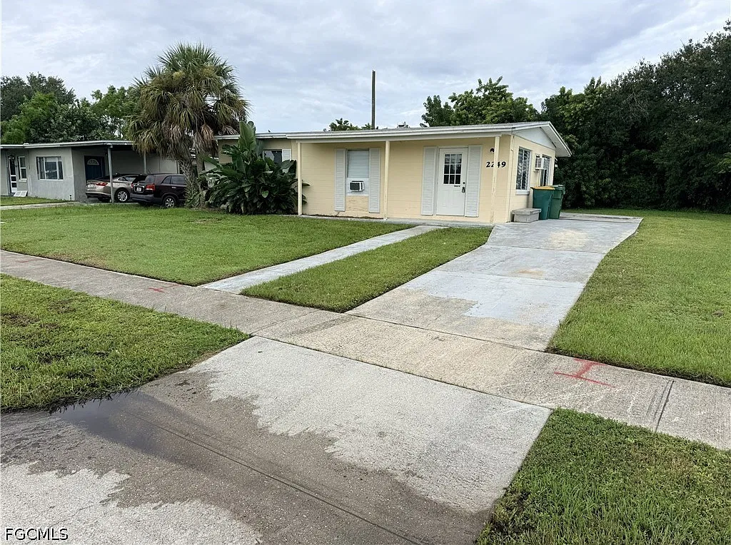 3 bed, 1.0 bath, 851 sqft, $1,200 — Photo 1