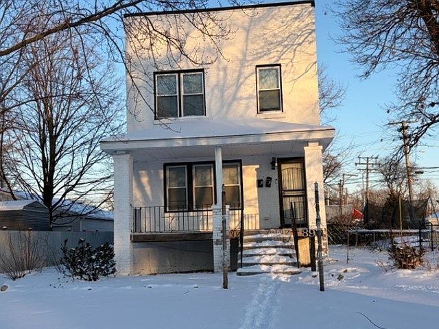 1st image of 893 Greenbay Ave