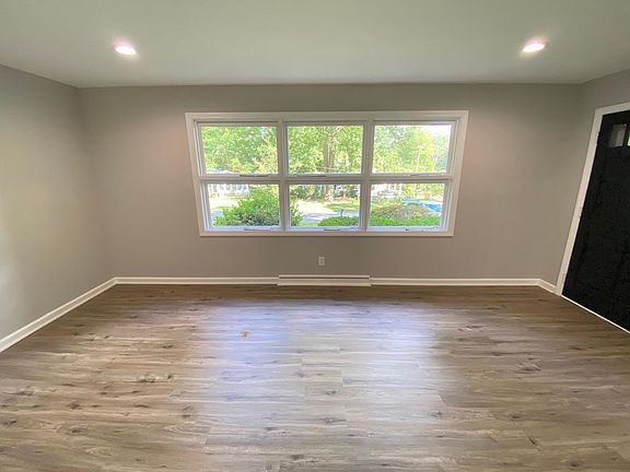 4th image of 1819 Dublin Dr
