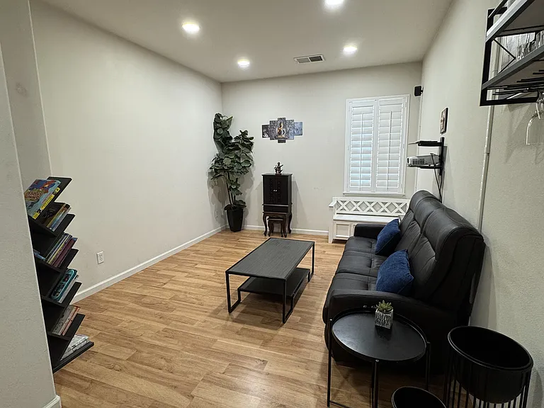 166 W Luna Loca Ln — Photo 8
