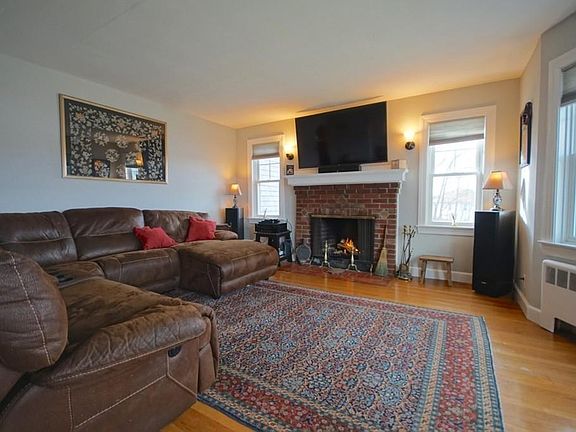 4th image of 500 Parkland Ave