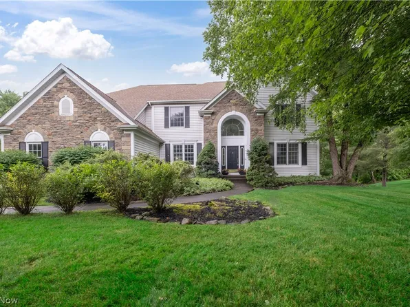 37725 Windy Hill Ln, Solon, OH 44139