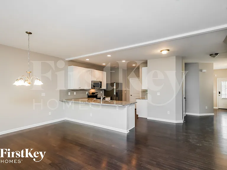 2139 Charcoal Ives Rd — Photo 5