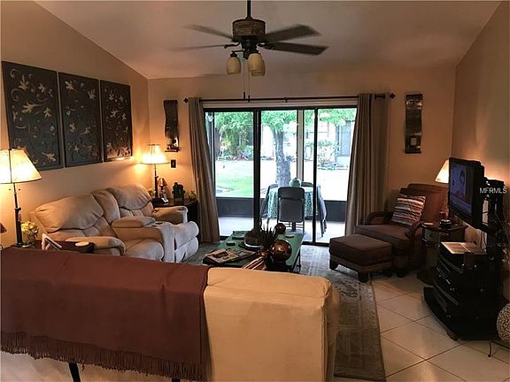 5th image of 1027 Barcelona Dr