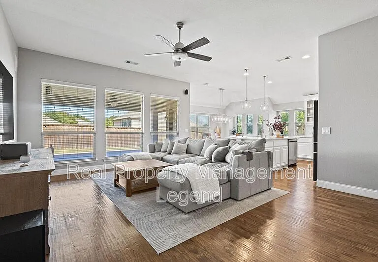 1451 Cedar Hollow Dr — Photo 13