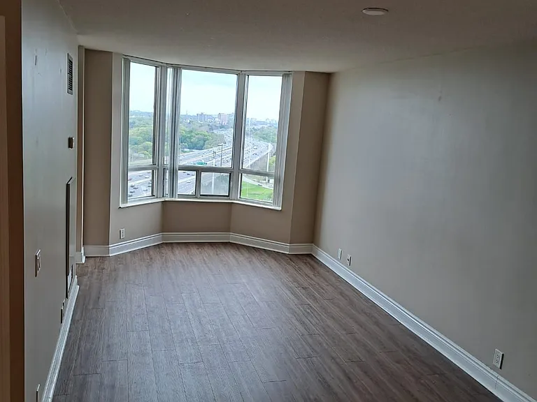 80 Harrison Garden Blvd #1725 — Photo 3