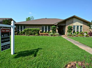 2709 Ridgewood Ln, Nederland, TX 77627