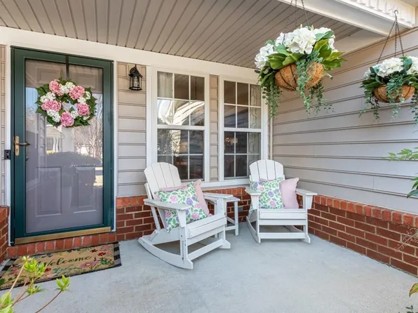 142 Waters Edge Dr, Williamsburg, VA 23188