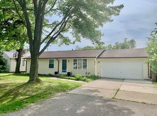 2812 Hartline Dr, Rochester Hills, MI 48309