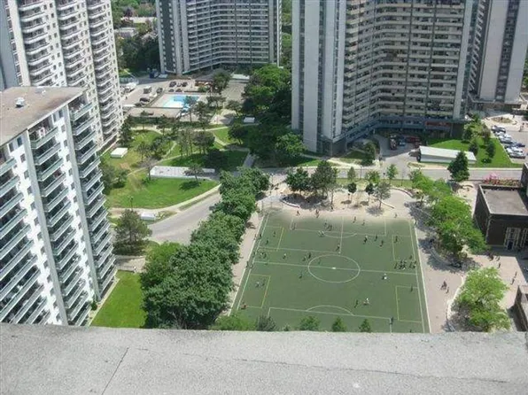 Wellesley Square, Toronto