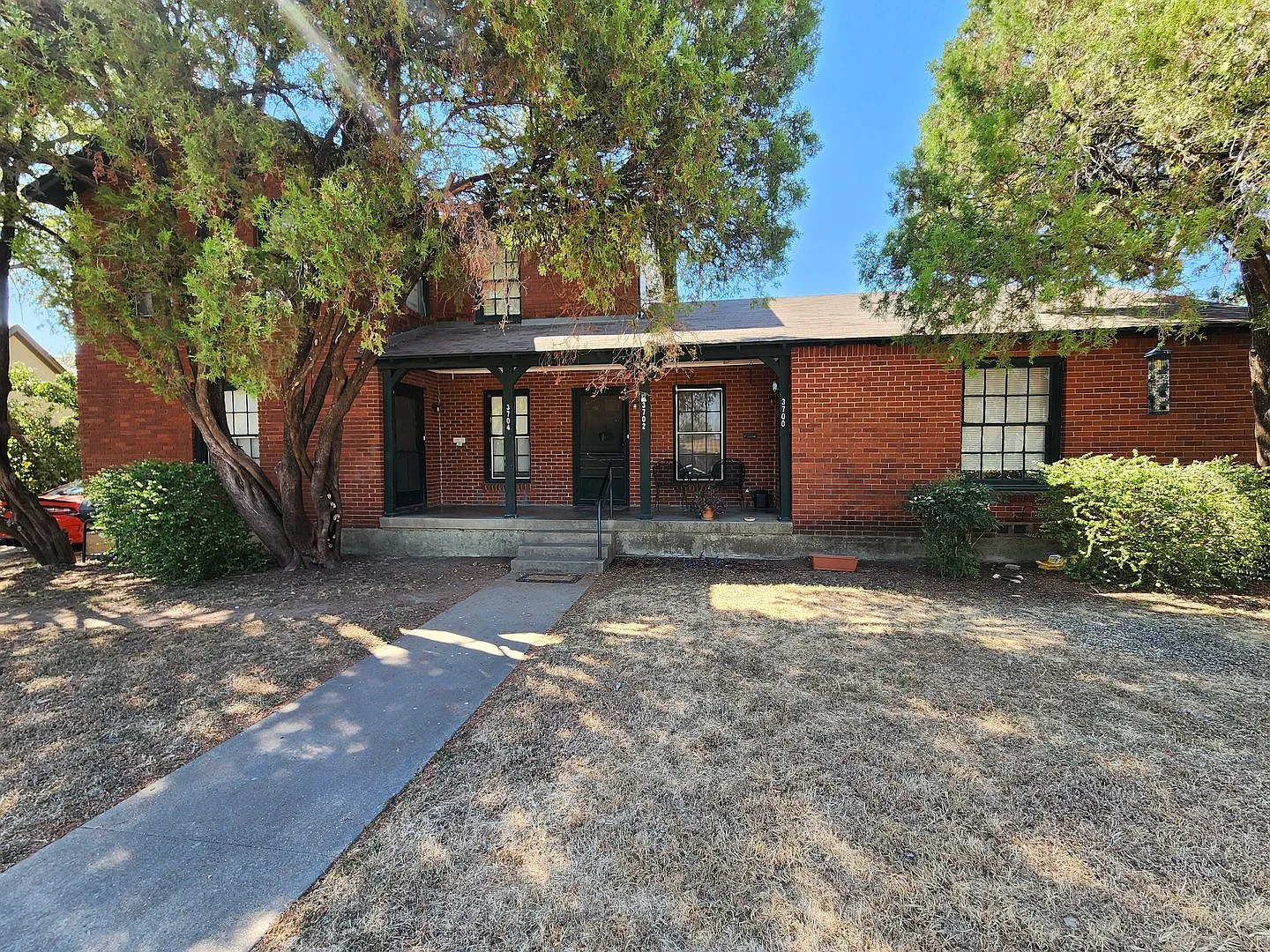 Updated 1 Bedroom In Meadowbrook — Photo 1