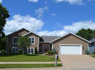 725 Elizabeth Ln, Onalaska, WI 54650
