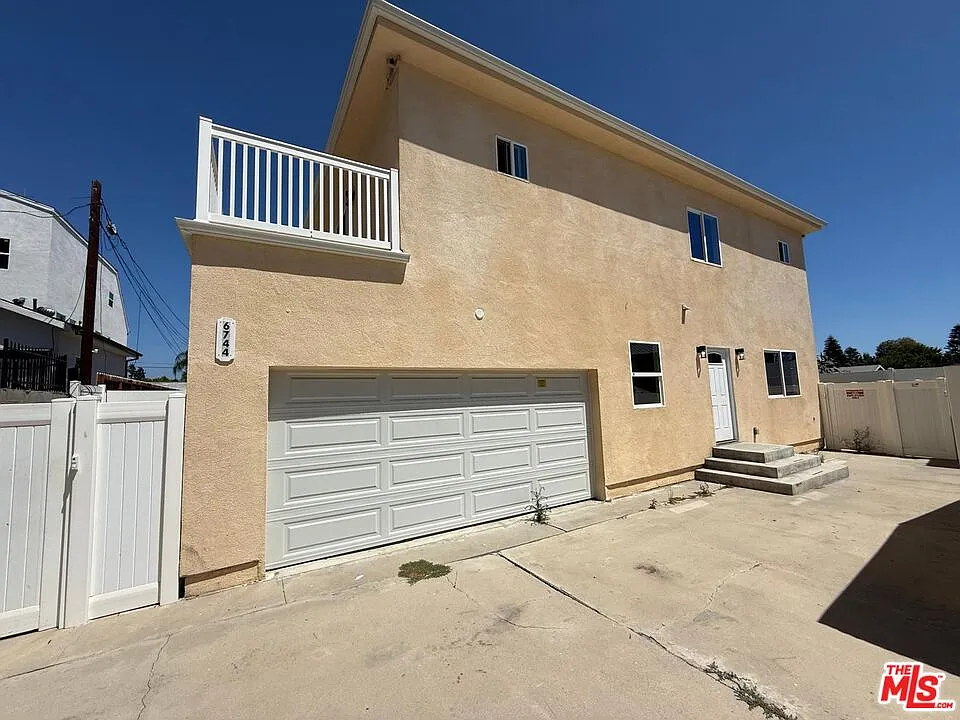 3 bed, 2.5 bath, 1300 sqft, $4,500 — Photo 1