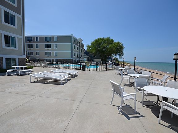 4th image of 225 N Shore Dr N #312