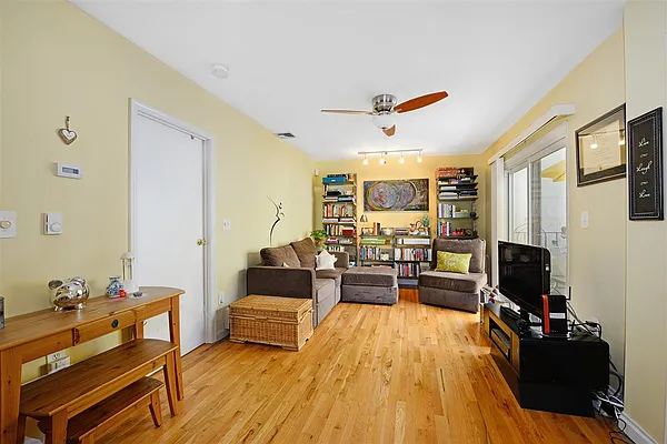 Rented by null | media 4