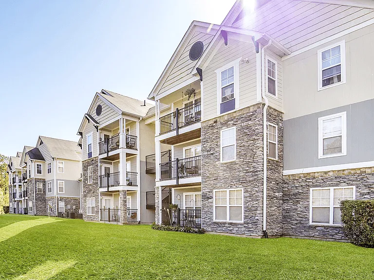 Overlooke at Simms Creek Apartments — Photo 4