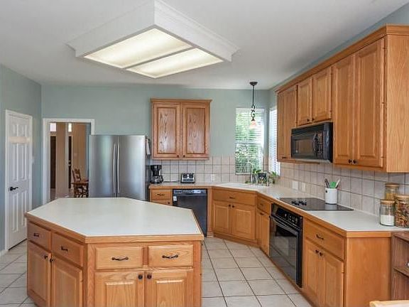 4th image of 28406 Woodbridge