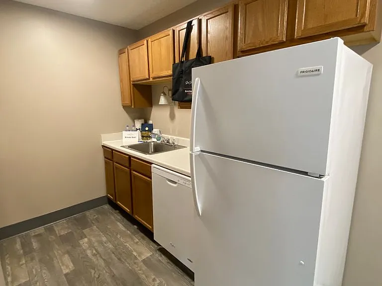 Southdale Square Apartments — Photo 37