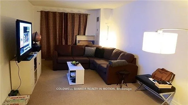 300 Bloor St E #1013 — Photo 6