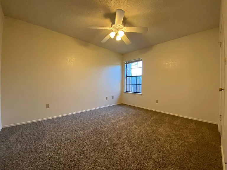9221 Regal Dr — Photo 4