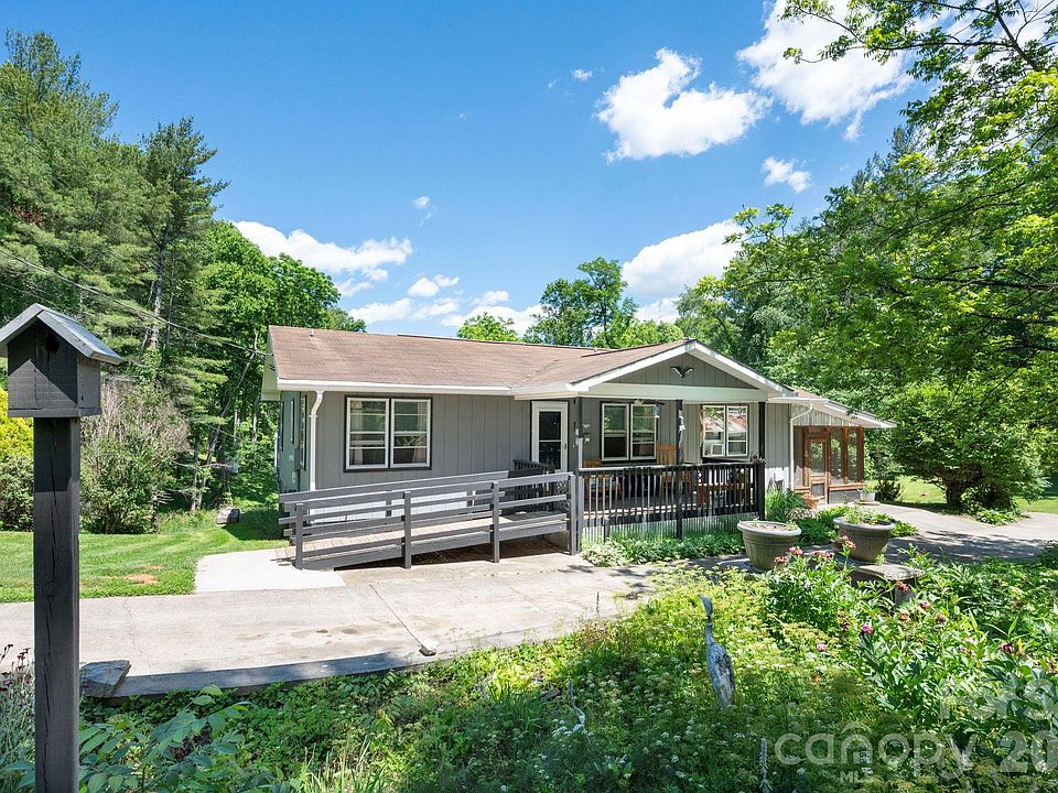 1st image of 30 Reeves Dr