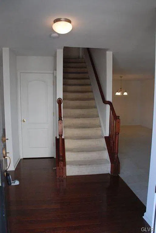 3 bed, 2.5 bath, 1730 sqft, $2,300 — Photo 4